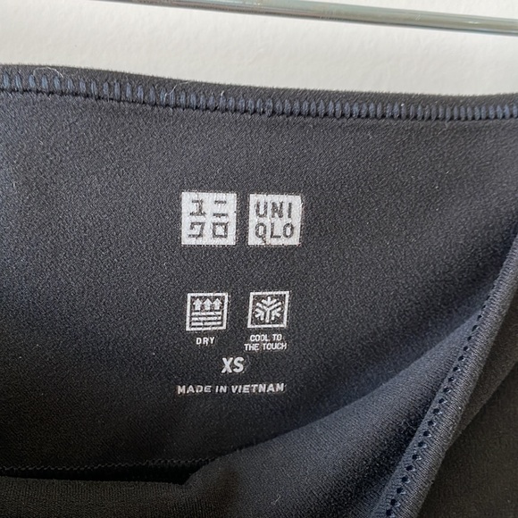 High quality Uniqlo Yoga pants - Picture 2 of 2